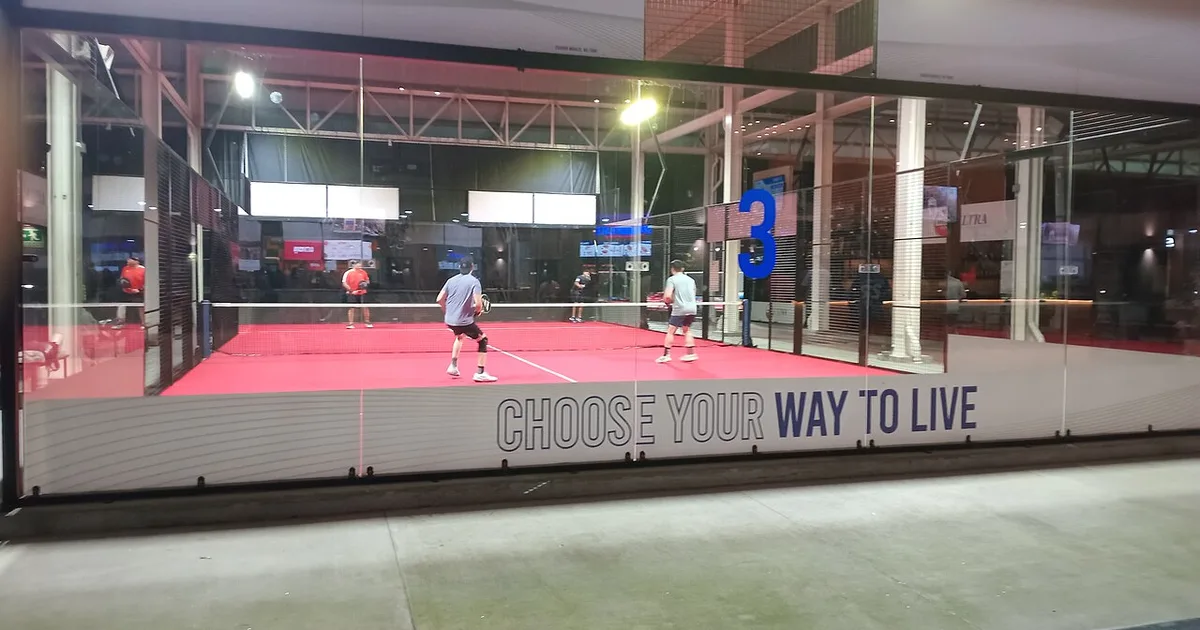 Padelclub vs openbare baan — Voor- en nadelen en hoe je kiest